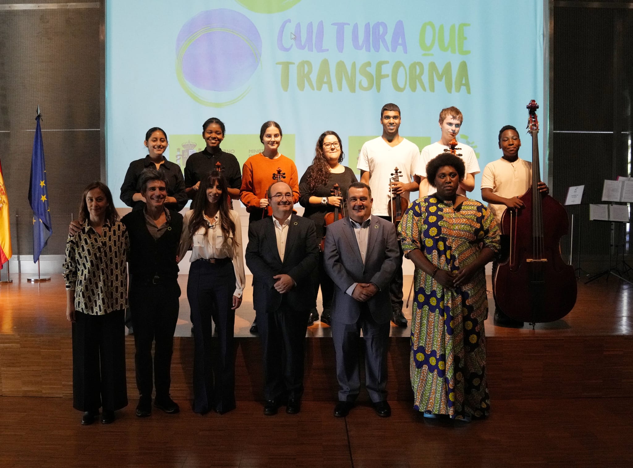 Foto familia cultura que transforma